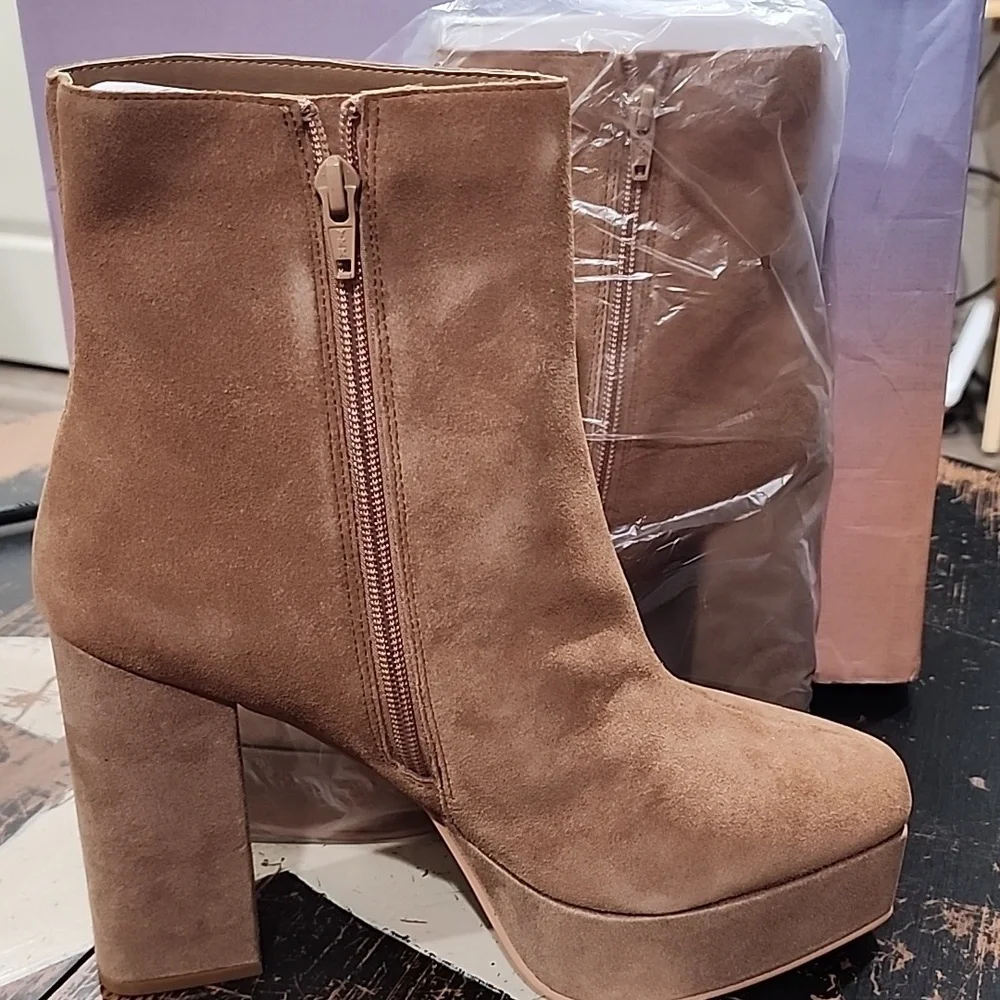LISA VICKY Bam PLATFORM Suede Bootie Cognac WOMENS SIZE 10 New!